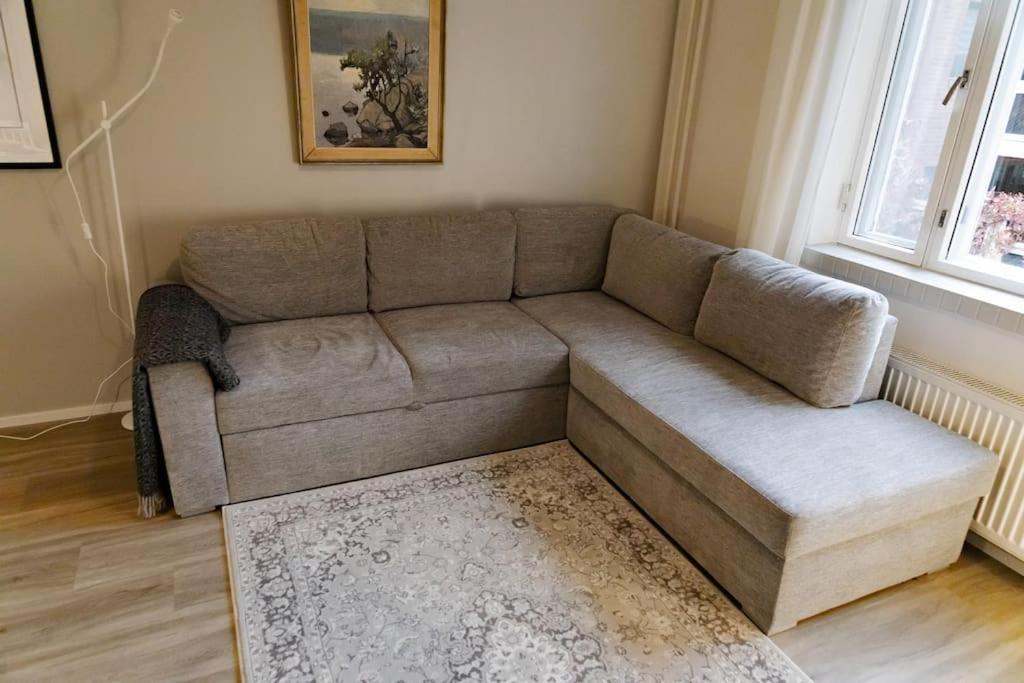 Mukava Saunallinen Kaksio Omalla Sisaeaenkaeynnillae Ja Ilmaisella Autopaikalla Kuopio Esterno foto