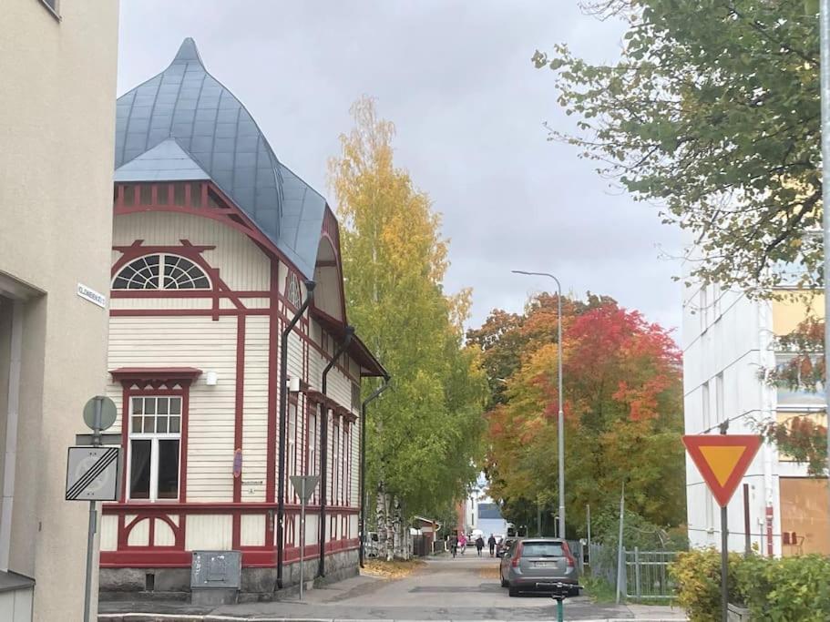 Mukava Saunallinen Kaksio Omalla Sisaeaenkaeynnillae Ja Ilmaisella Autopaikalla Kuopio Esterno foto