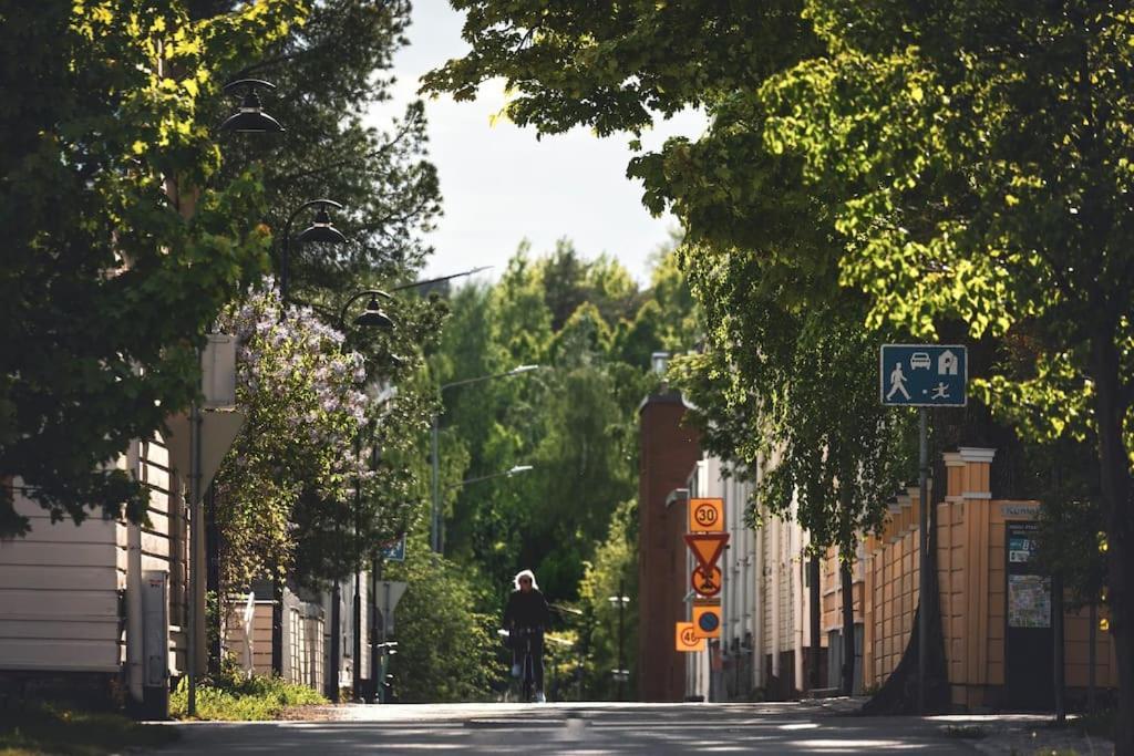 Mukava Saunallinen Kaksio Omalla Sisaeaenkaeynnillae Ja Ilmaisella Autopaikalla Kuopio Esterno foto
